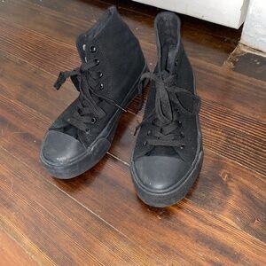 Black Women’s 7.5 High Top Canvas Sneakers